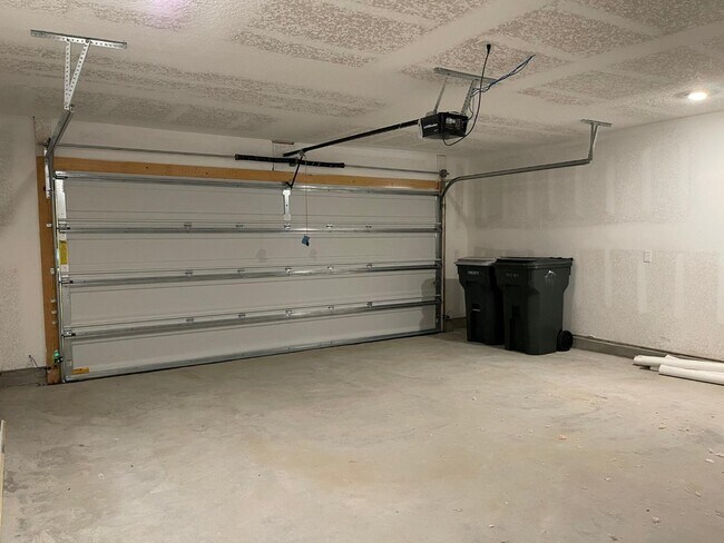 Building Photo - 3994 Whitetail Ln