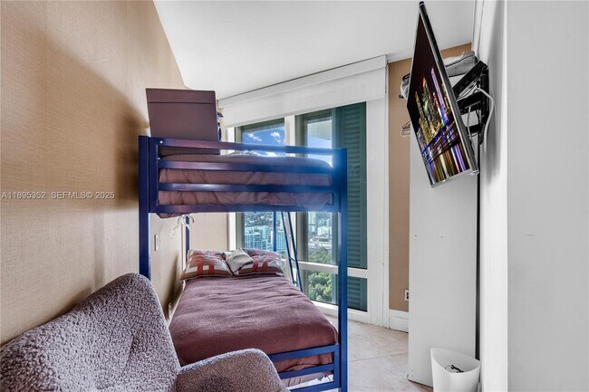 Building Photo - 1643 Brickell Ave