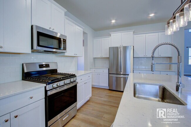 Building Photo - 137 Paddle Boat Wy