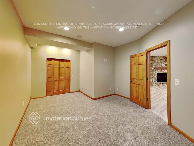 Building Photo - 11802 South Lake Boulevard Northeast