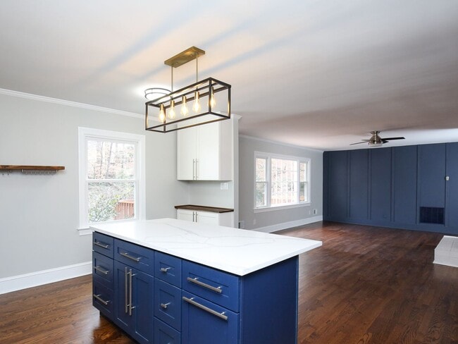 Building Photo - 4 Bed | 2 Bath House in Raleigh