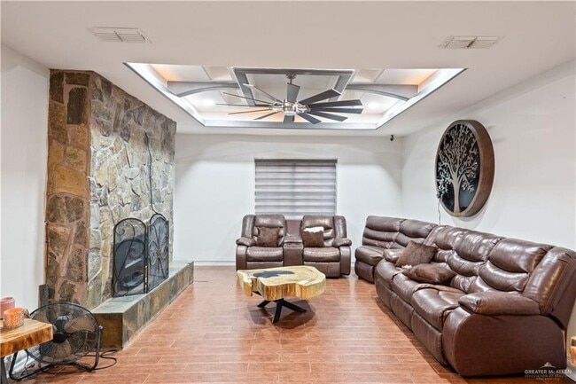 Building Photo - 21 8th