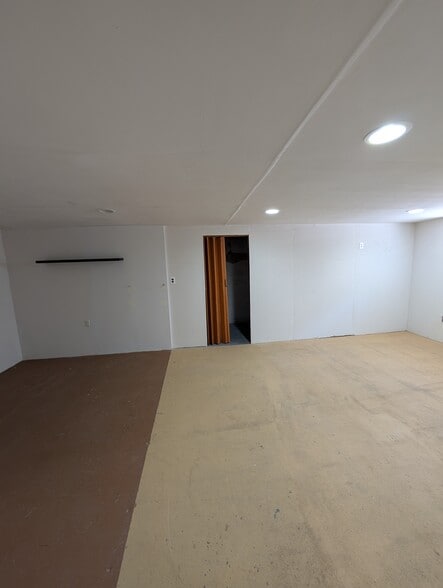 Building Photo - 43 Toponce Dr