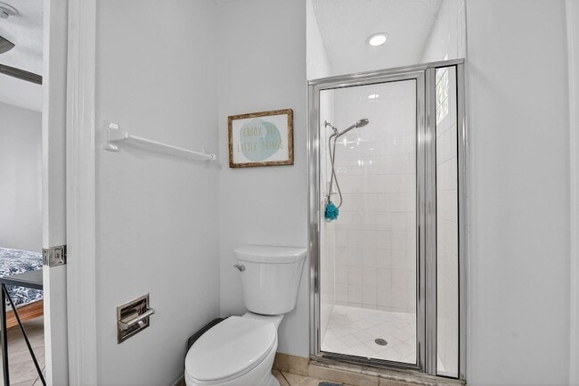 Building Photo - 2769 Pointe Cir