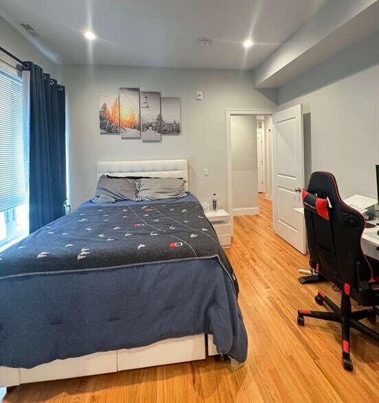 Building Photo - 353 Dorchester St