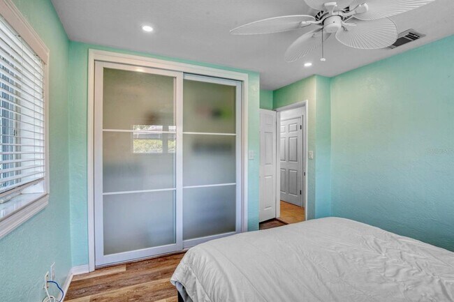 Building Photo - 301 41st Ave