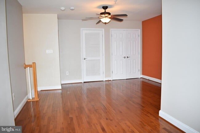 Building Photo - 324 Scott St