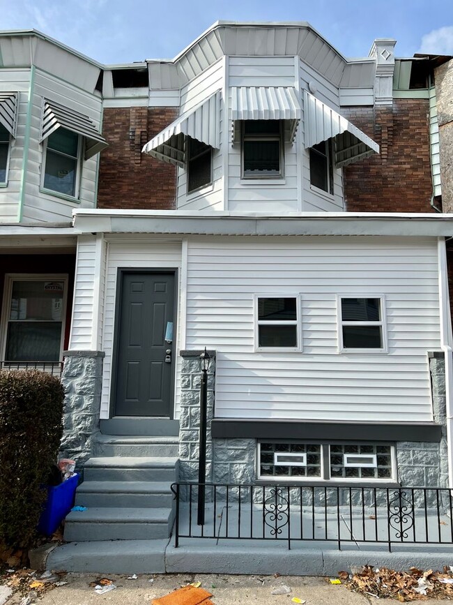 Primary Photo - Gorgeous 3-Bedroom Townhouse in West Phila...