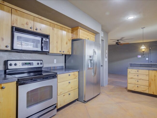 Building Photo - Stunning 4-Bedroom Home with Open Layout & Large Backyard!