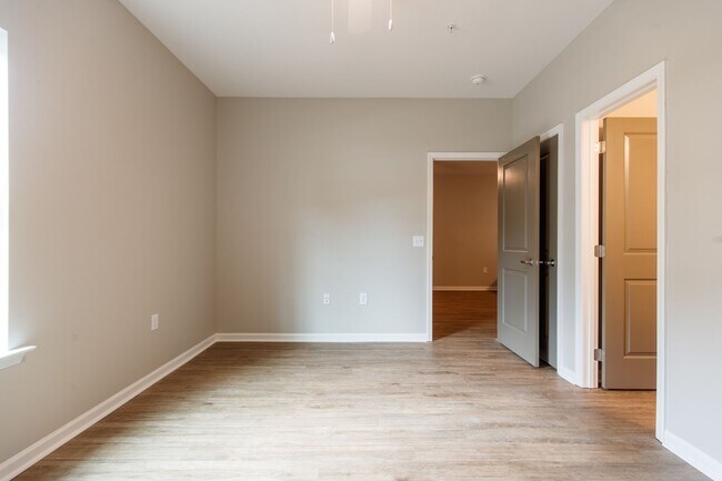 Building Photo - 2 Bedroom/2 Bath Apartment near VSU!!!