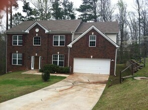 Building Photo - 4 bed and 2.5 bath in Lithonia!