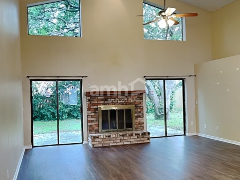 Building Photo - 4615 Tiffany Woods Cir
