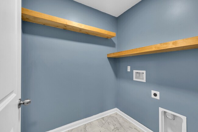 Building Photo - 233 Caribbean Village Dr
