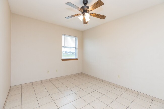 Building Photo - 12422/12424 CR 499
