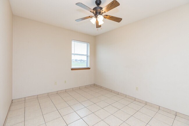 Building Photo - 12444/12446 CR 499