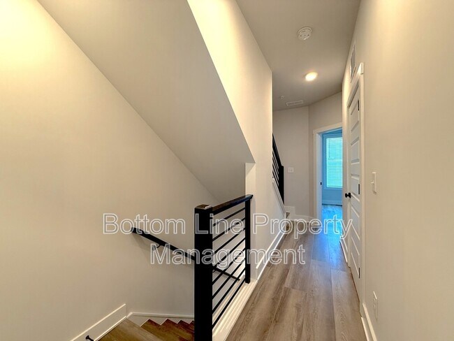 Building Photo - 627 W Tremont Ave