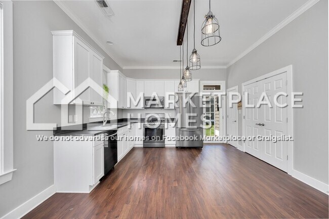 Building Photo - 6249 S Clubview Cir