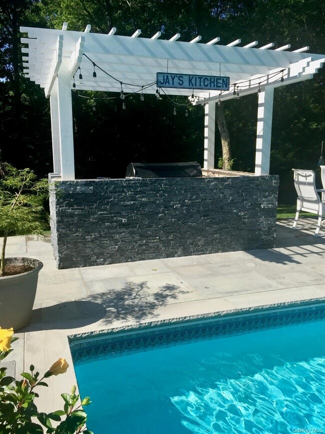 Building Photo - 15 Blueberry Ln