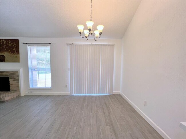 Building Photo - 3107 E Heatherock Cir