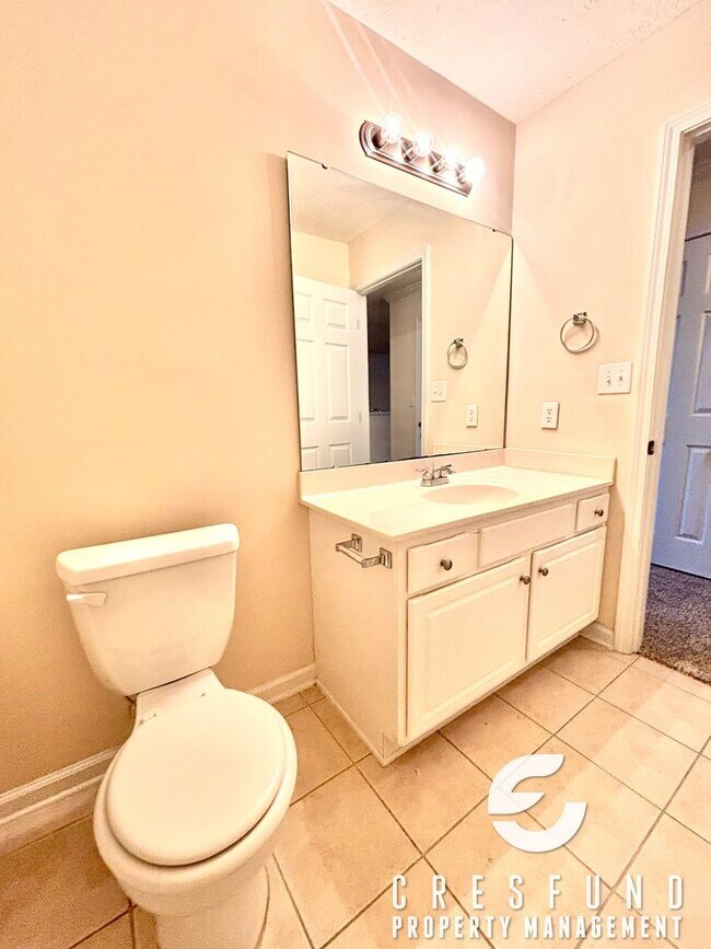 Building Photo - 1711 Renwick Dr