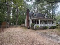 Building Photo - Beautiful cape cod style home