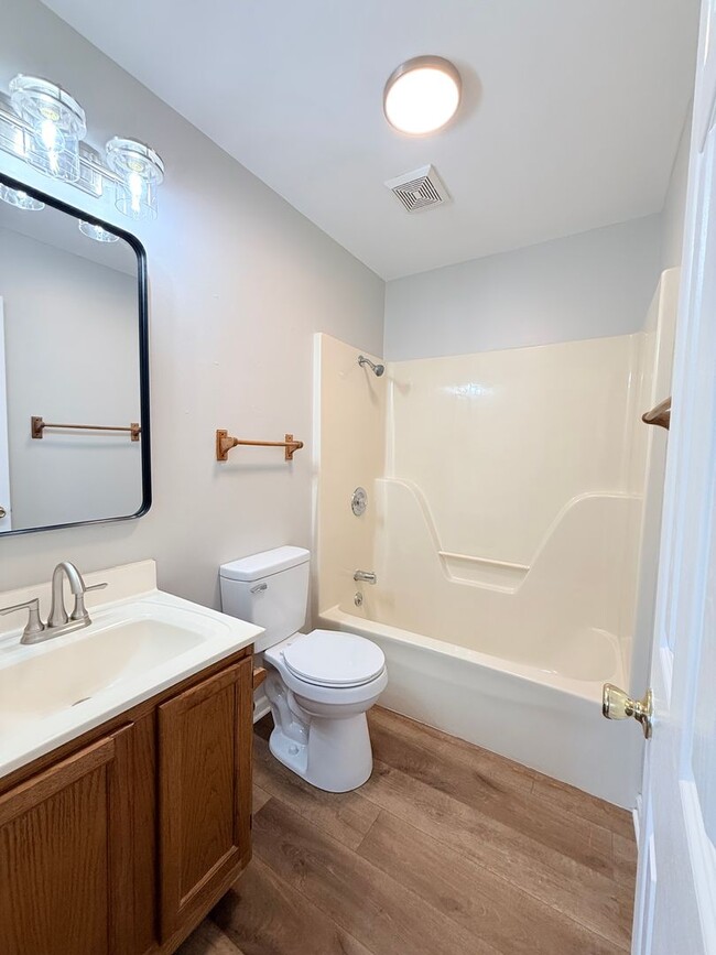 Building Photo - 1285-MF2-IO