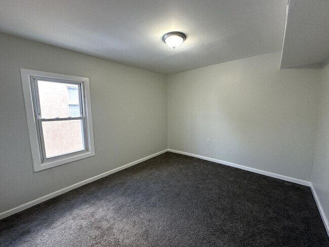 Building Photo - 21 Talmage Ave