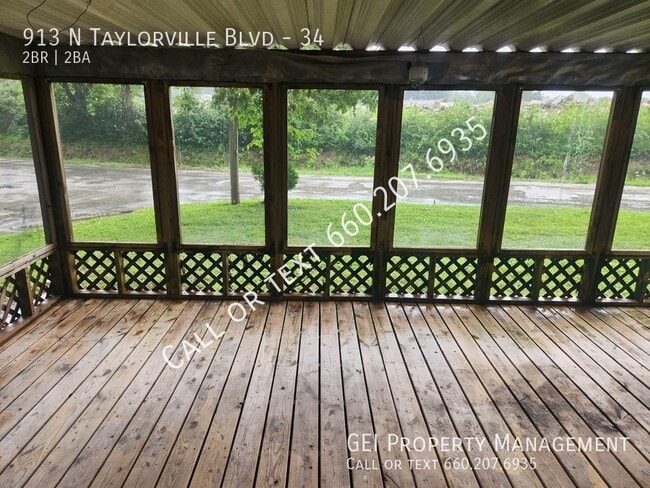 Building Photo - 913 N Taylorville Blvd