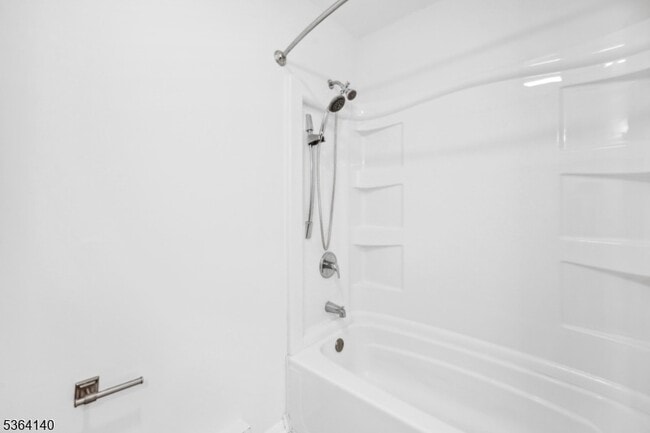 Building Photo - 798 Eves Dr