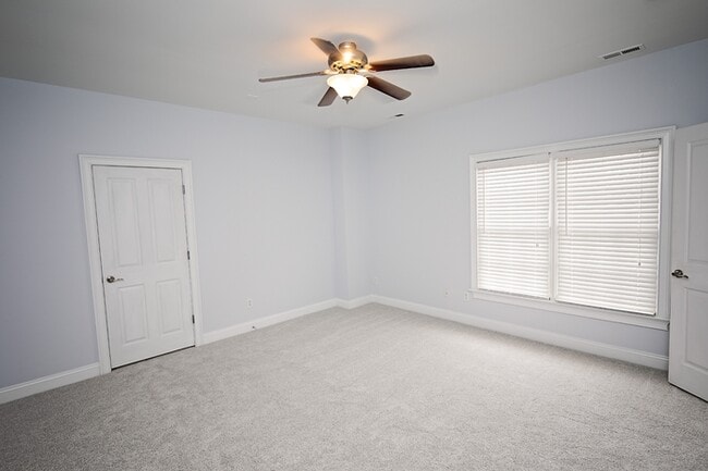 Building Photo - 856 Harborside Ln