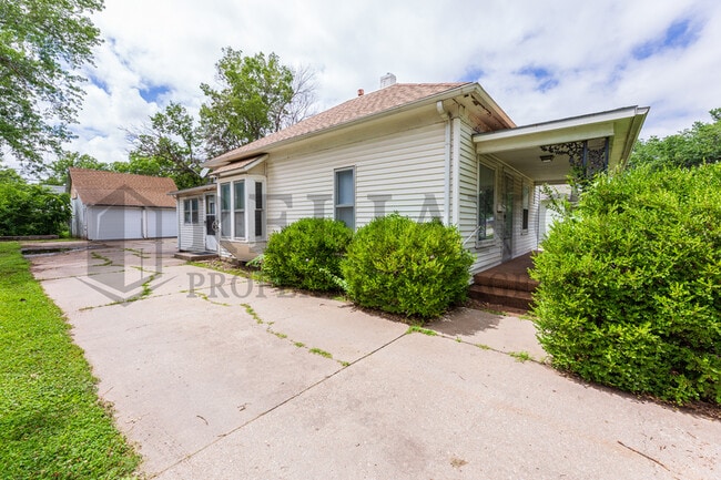 Primary Photo - 345 N Meridian Ave