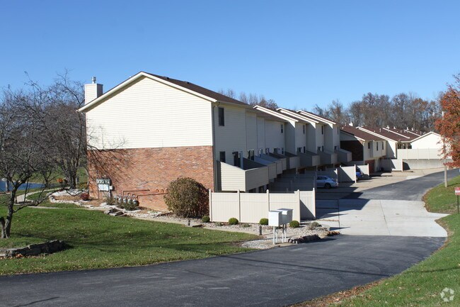Woodland Towers - Collinsville, IL | Apartment Finder