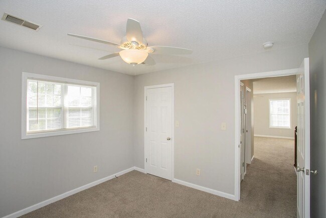 Building Photo - 822 Sugarcane Way
