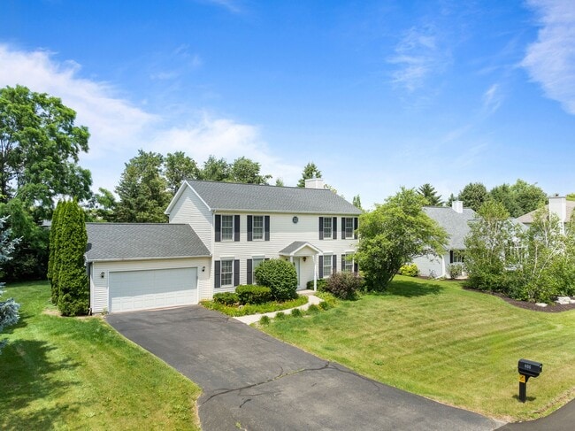 Building Photo - 406 Lakewood Dr