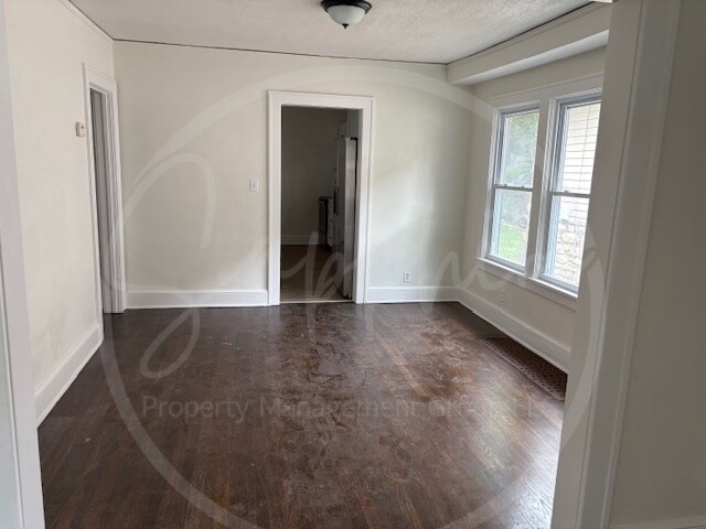 Building Photo - 1508 E 49th Terrace