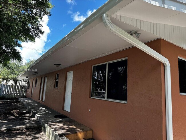 Building Photo - 566 NW 95th St