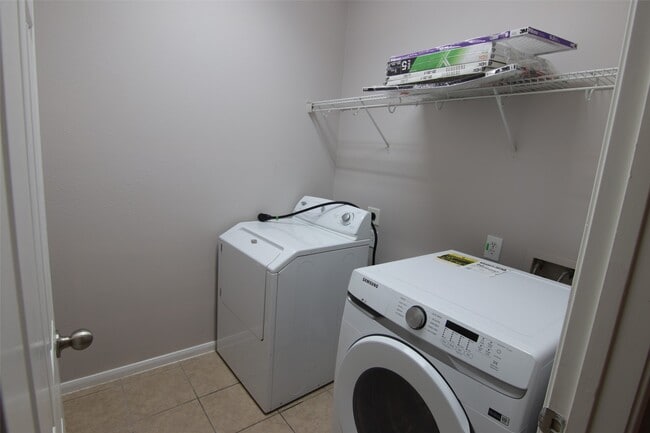 Building Photo - 2635 Jade Forest Ln