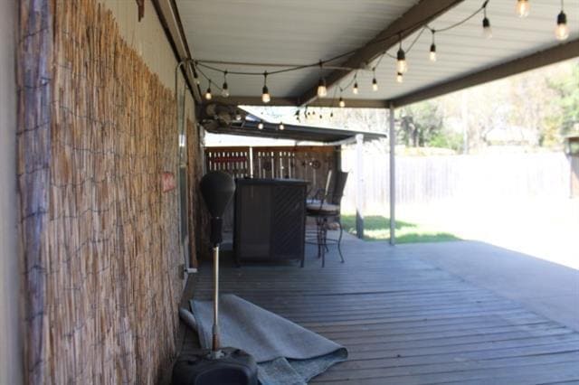 Building Photo - 915 W Lovers Ln