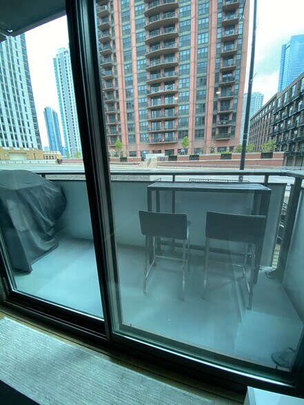 Building Photo - 650 W Wayman St