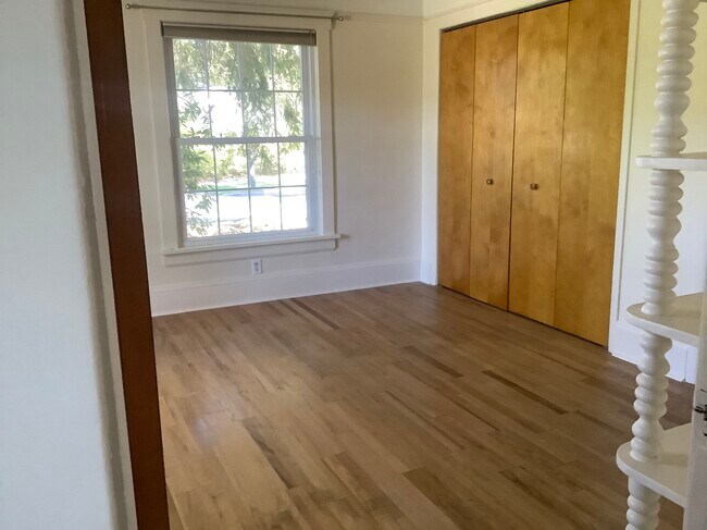 Building Photo - 13775 Carlton St