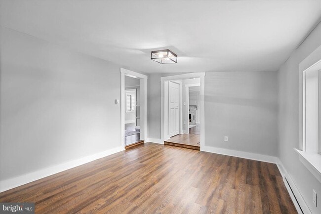 Building Photo - 1152 Stanley Ave