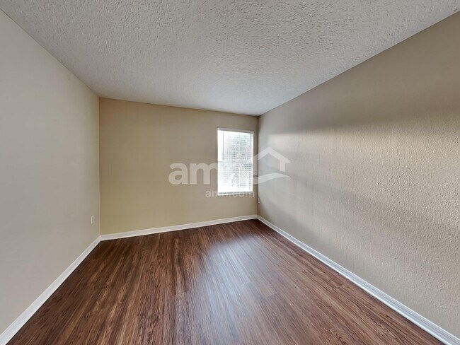 Building Photo - 10618 Bamboo Rod Cir