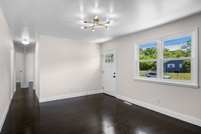 Building Photo - Spacious 3-Bedroom Home with Large Yard in Browns Mills