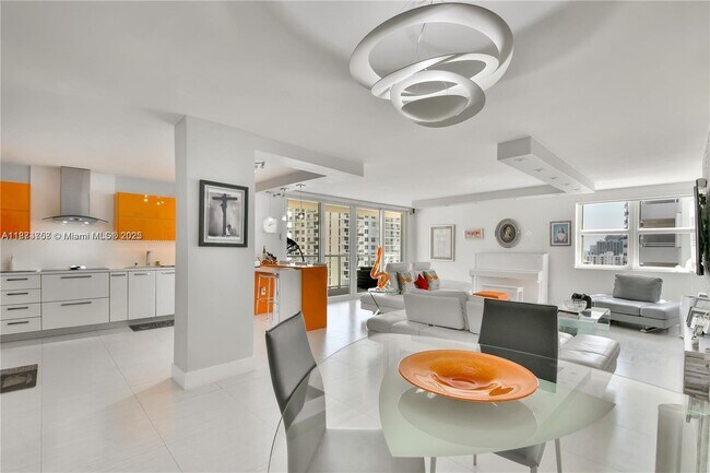 Building Photo - 5750 Collins Ave