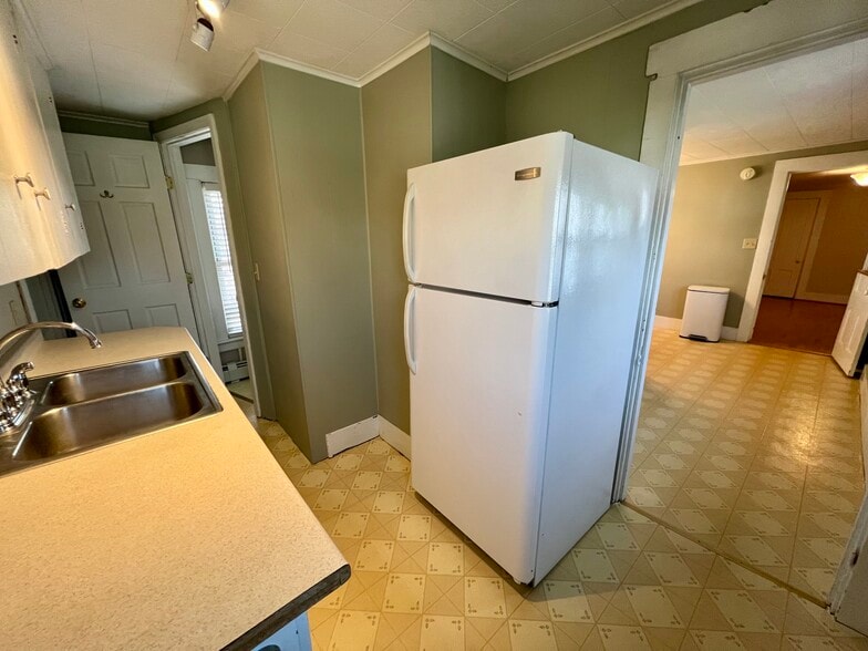 Building Photo - 43 Spruce St