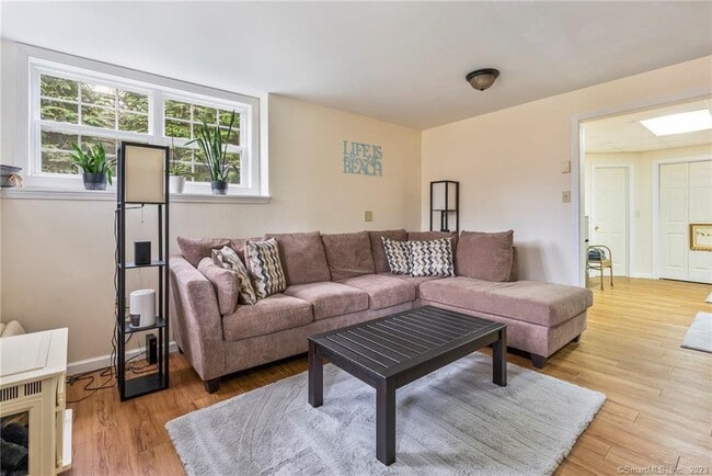 Building Photo - 33 Marshfield Rd