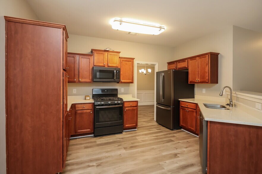 Building Photo - 137 Sweetspring Way