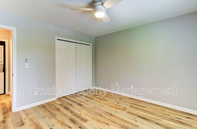 Building Photo - 522 S Kerr Ave