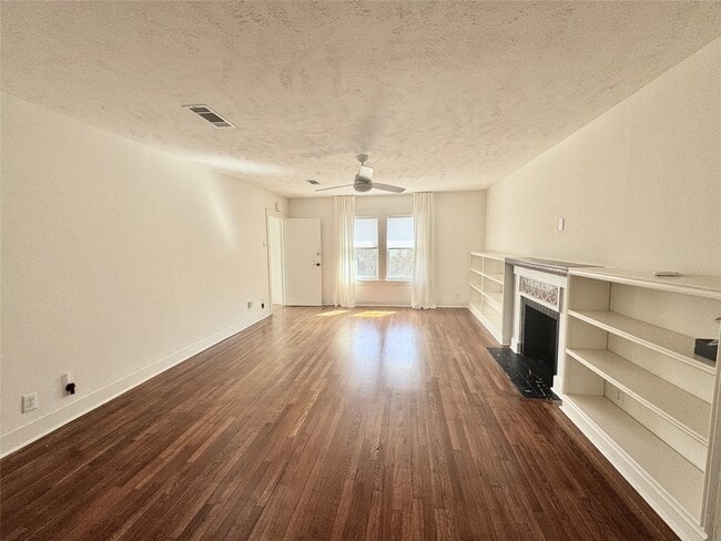 Building Photo - 2406 Elmen St