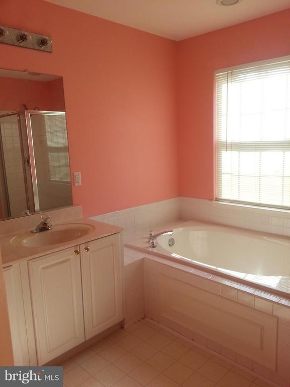 Building Photo - 13763 Palmetto Cir